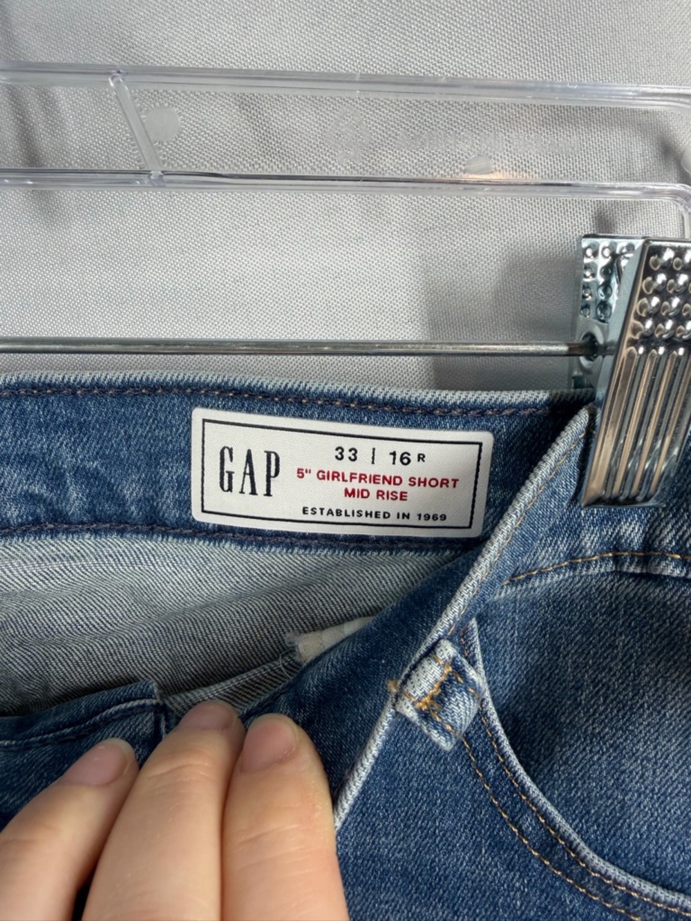 NWT GAP | 5" Girlfriend Shorts Mid Rise Denim Jean Women's Size 33/16 - Picture 7 of 11